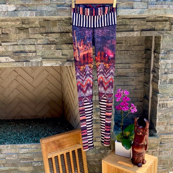 SOLD✨NIYAMA SOL DESERT DREAMIN’ ENDLESS LEGGING - Picture 2 of 10